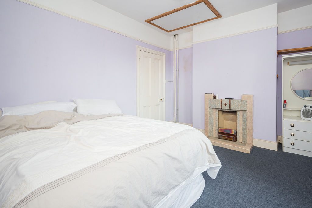 Bedroom- click for photo gallery